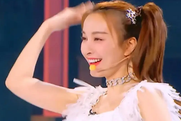 『万茜』《浪姐》节目组求生欲有多强？主题曲站位有讲究，万茜不是初C