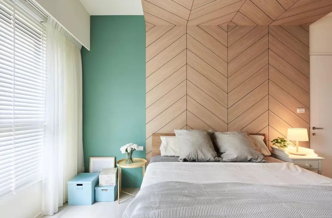 『』背景墙石膏线out了，现在流行这样设计