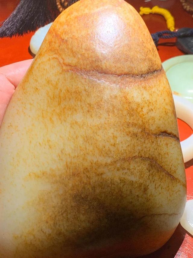 和田玉籽料|原来辨别和田玉籽料还有这样的方法！