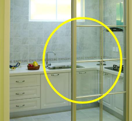 【】厨房装传统推拉门，容易坏又浪费钱，未来都流行装这几种门了