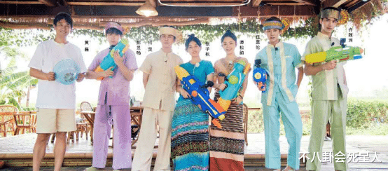 「向往的生活」《向往的生活》跌下神坛，嘉宾全程尬聊，如今竟靠狗和鸭子找梗