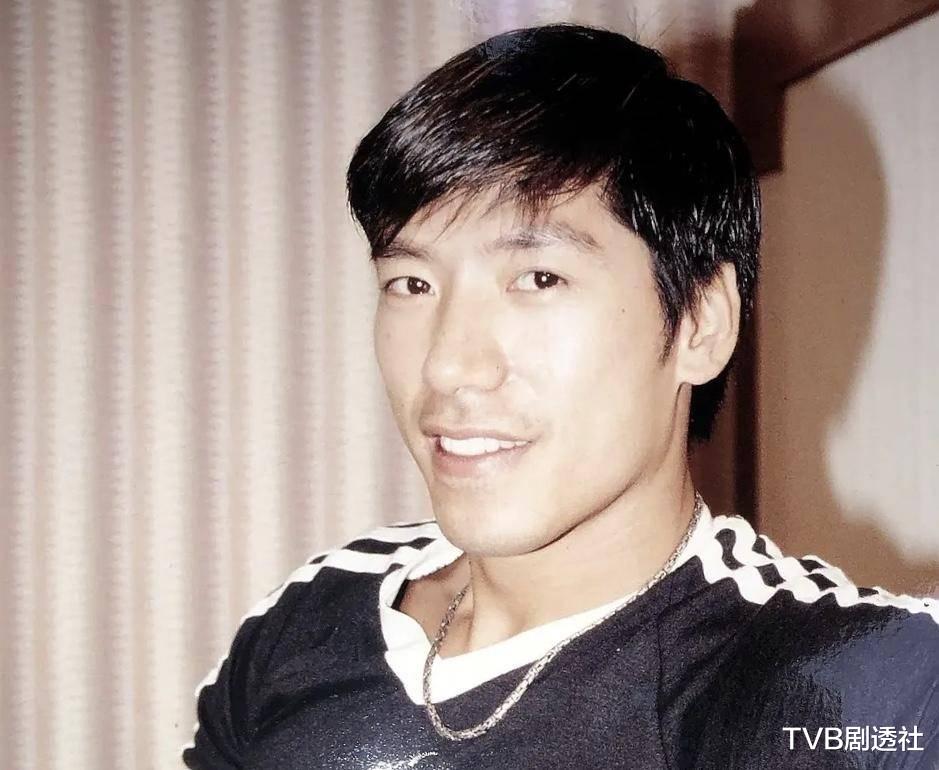 张耀扬|弃影从商！57岁张耀扬投资开赌场，同澳门百亿富商陈荣炼合作无间