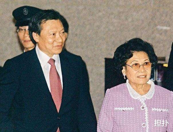 郭炳湘|分了1500亿给3个儿子,她自己还剩下1500亿,堪称真正中国女首富