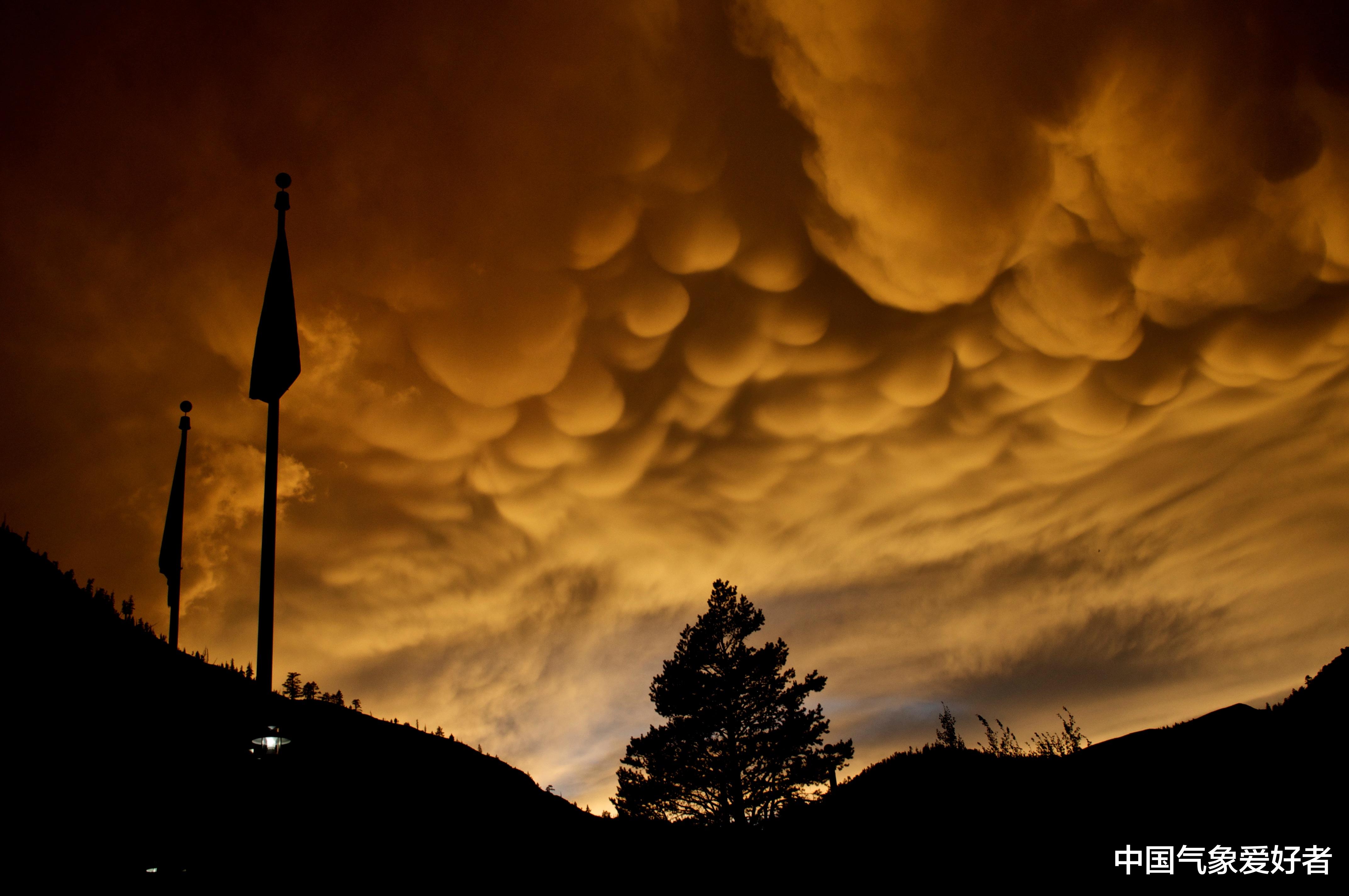 鬼吹灯▲自然奇观？怪事前兆？美国出现橘色棉花糖云朵，网友：前所未见