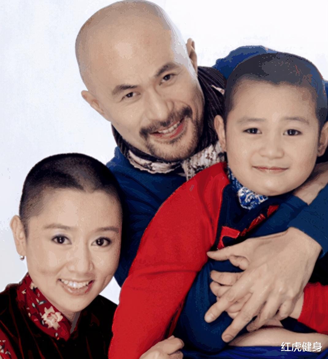 杰森·莫玛|杰森·莫玛：钢铁肌肉直男，一个注定会成为“海王”的男人