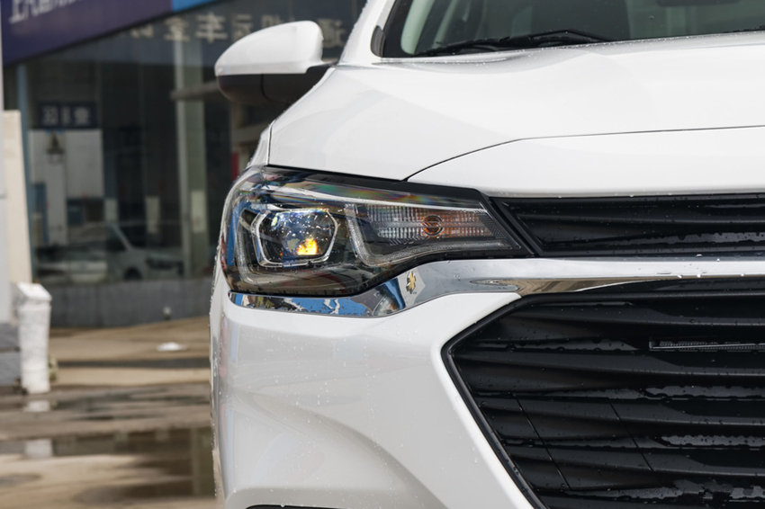 新车|又一合资卖“白菜价”！跌至6.9万，比思域还漂亮，30天卖18216辆