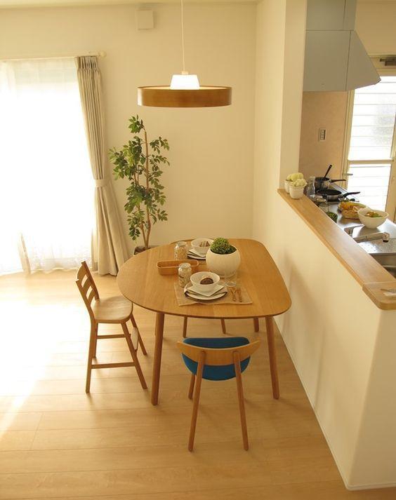 ##不服不行！大圆桌切一半，日本人家里都流行装这种半圆式餐桌了