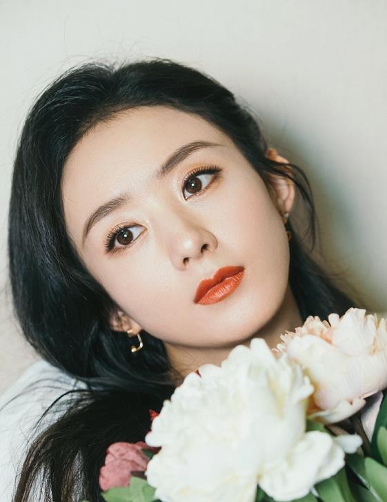 赵丽颖|赵丽颖连续宣布俩“喜事”，每一个身份都让人激动，太羡慕冯绍峰了