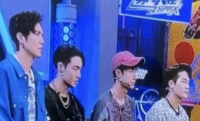 『钟汉良』《这就是街舞》路透曝光，王一博一脸严肃，钟汉良仪态满分