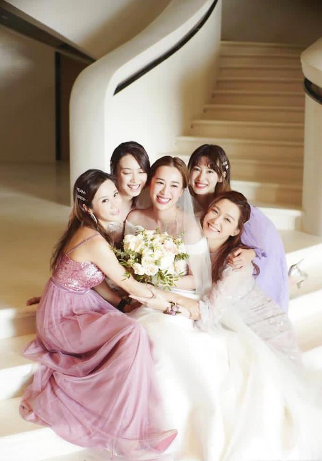 结婚|暗中较劲？32岁港姐紧跟前男友登记结婚，对方5天前升做亿万驸马