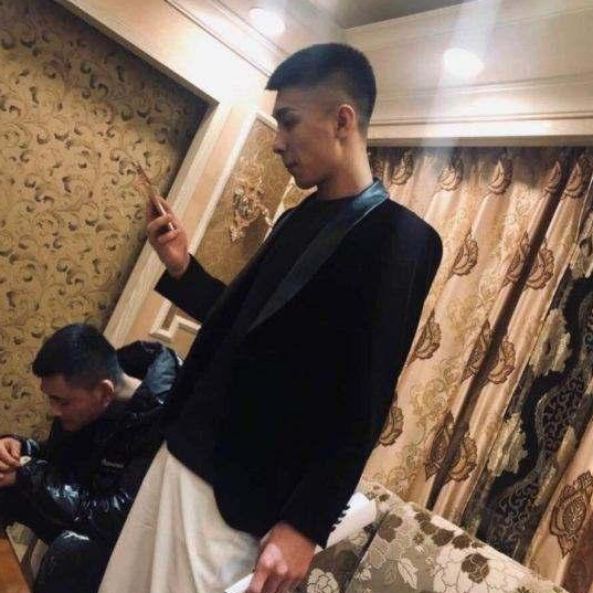 |钓鱼打到电线杆，百万网红抢救无效后暴毙，危险总是突如其来