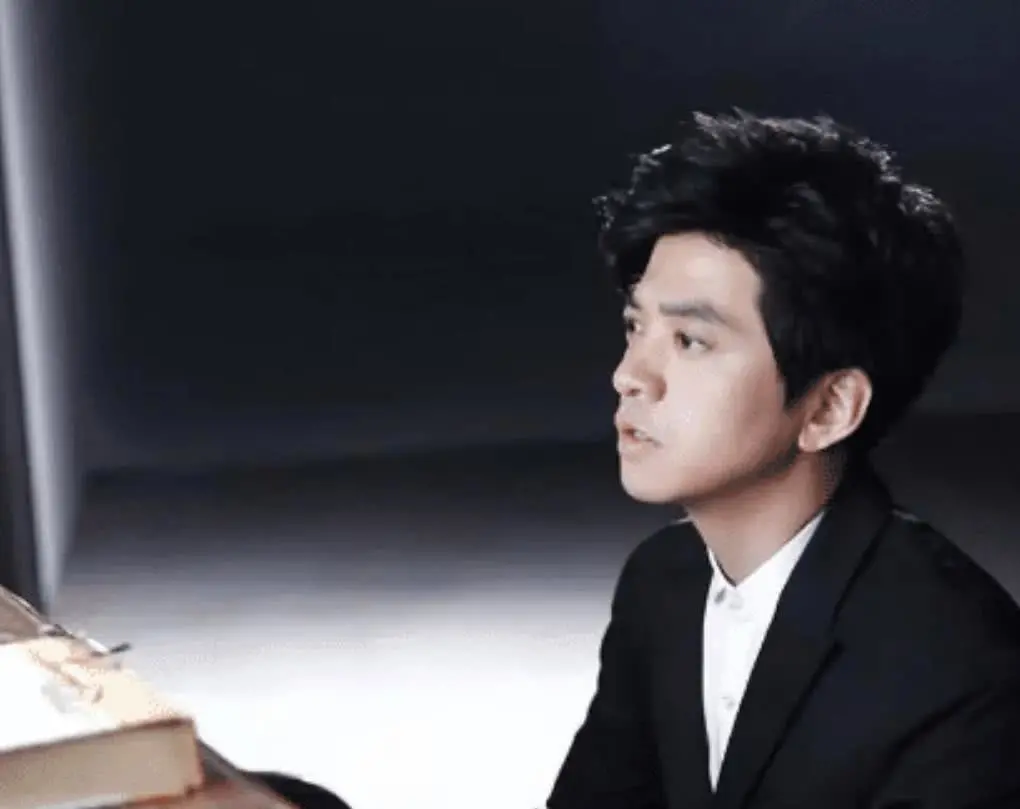 【黄磊】学历“高到吓人”的5位明星，黄磊林志玲不算啥，最后一位太可惜