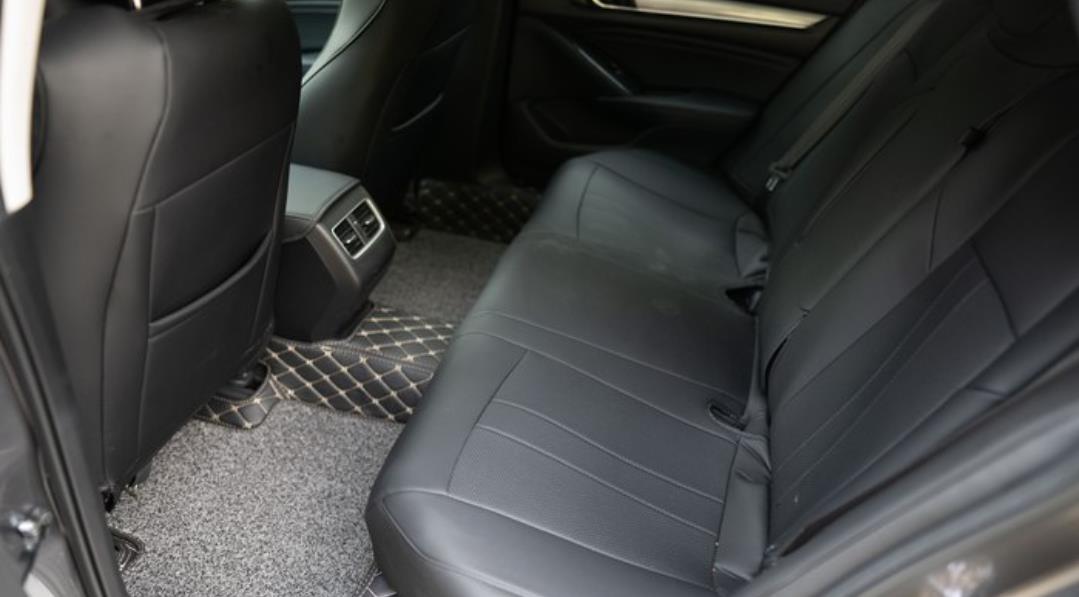 本田雅阁▲买一辆雅阁1.5T精英版，全款和贷款买能差多少钱？说出来你别不信