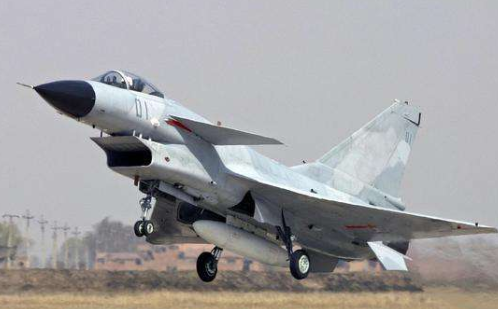 伊朗|伊朗购中国歼10受阻？这次出手的不是美国，威胁谁卖就断供谁石油