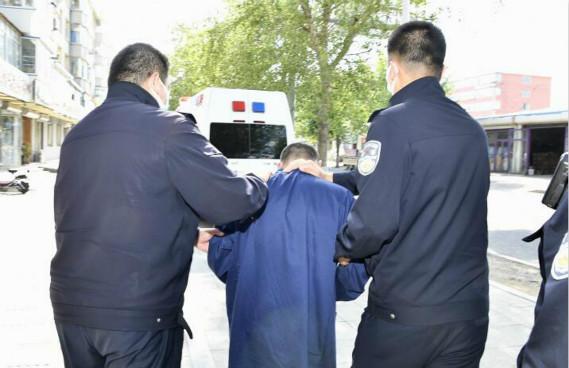 『李芳』“时髦女子”用23秒杀害一名男子 警方追凶6年嫌疑人终落网