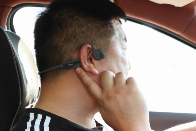 抖音|戴着舒服，音质一般，体验南卡RunnerCC骨传导耳机