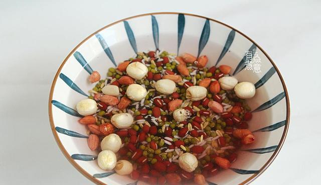 八宝粥|明日小雪,别忘给家人煮这粥,香甜软糯,早餐吃最好,暖和又管饱