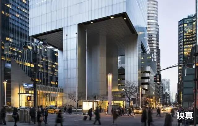 映真|4根柱子撑起的59层大楼，花费近58亿，不到一年差点遭灭顶之灾