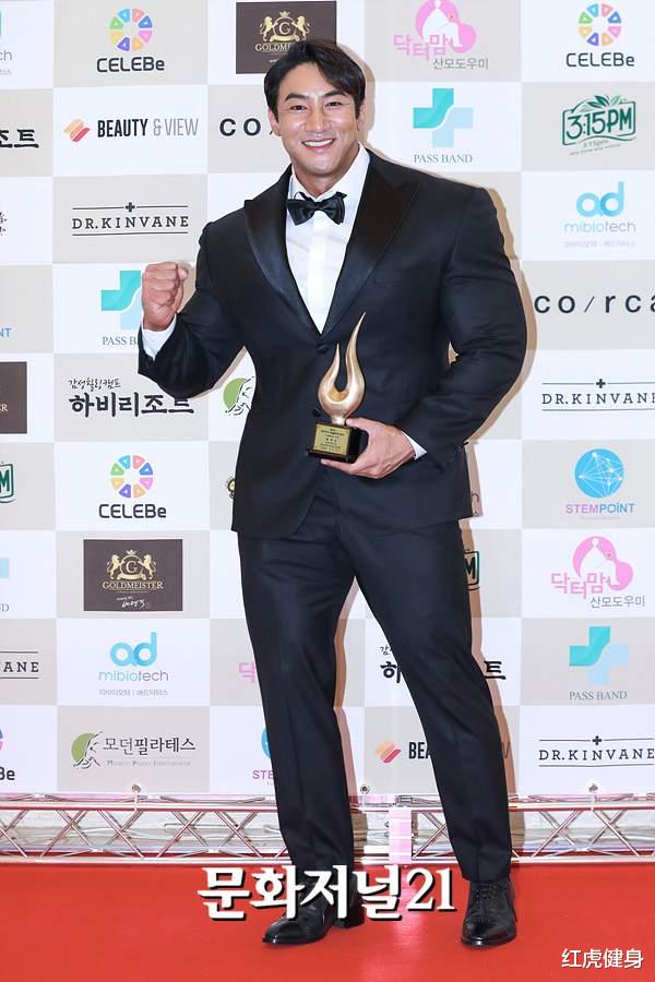 黄哲勋|亚洲施瓦辛格,“韩国巨兽”黄哲勋,世界健美冠军的健身之路