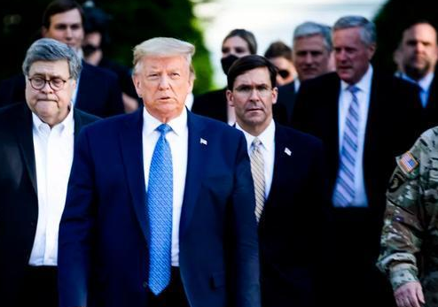 奥巴马@全美大混乱之际，奥巴马正式出山平乱，这下美国人终于心安了