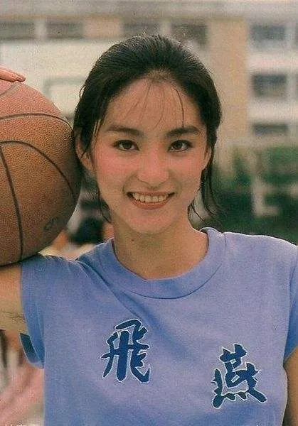 女孩|“不整容，不会化妆，你活该被羞辱”