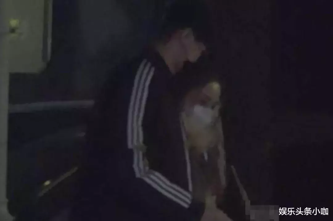 #李小璐#李小璐又撩上弟弟了?深夜买醉,复合无望?