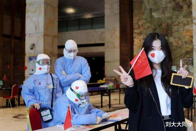 「小留学生」小留学生回国以后：英国50万“能负担”，中国3万“掏不起”