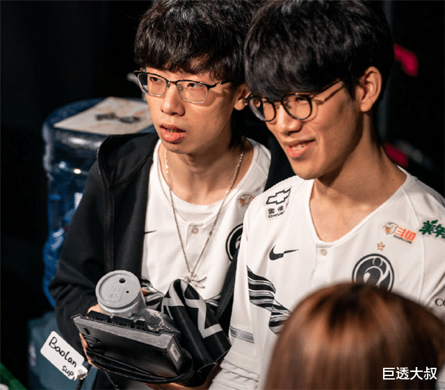 theshy|theshy谈到阿水和uzi，不小心说出他的心里话，观众：误会解除