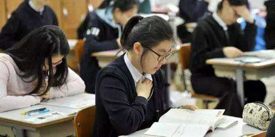 考试|世界上高考最痛苦的国家,考生只能裸考,看到这里你还叫苦吗?