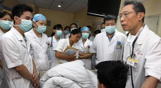 武汉|他向武汉捐1000万被说小气,而他没有捐款,却获钟南山亲笔感谢信