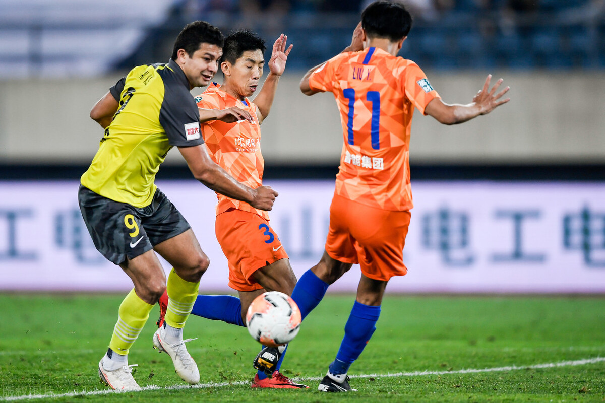 李霄鹏|破案了！明明说留力踢恒大，为何却明目张胆的放弃？知道原因为李霄鹏睿智点赞