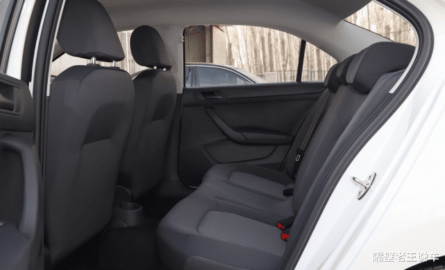『吉利帝豪』?合资轿车中的\常青树\，上市30年不倒，狠心降到5万，让吉利帝豪都紧张