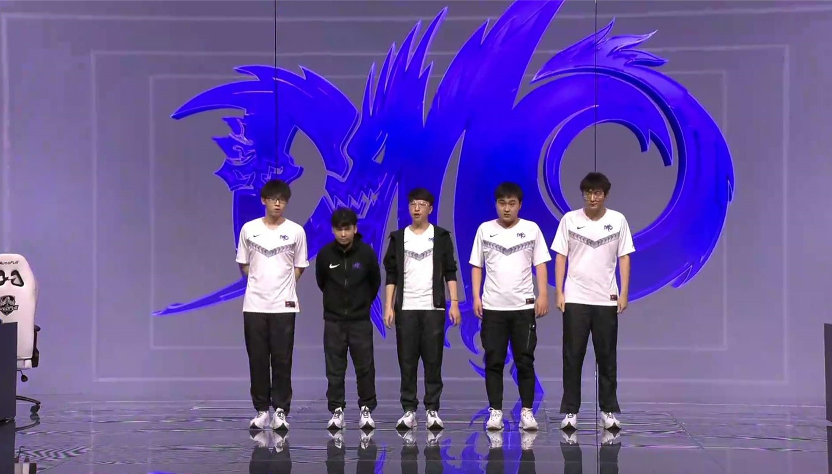 【edg战队】EDG败给LPL倒数第一，自身两项纪录被磨灭，阿布怒斥：打得跟青训一样