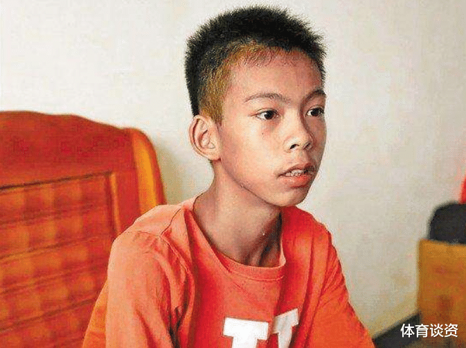 「」彻底火了!曝独臂少年作出决定:拒绝网红机构+高额付费,坚持自我