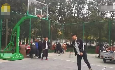 ##南方人和北方人打篮球有什么区别？