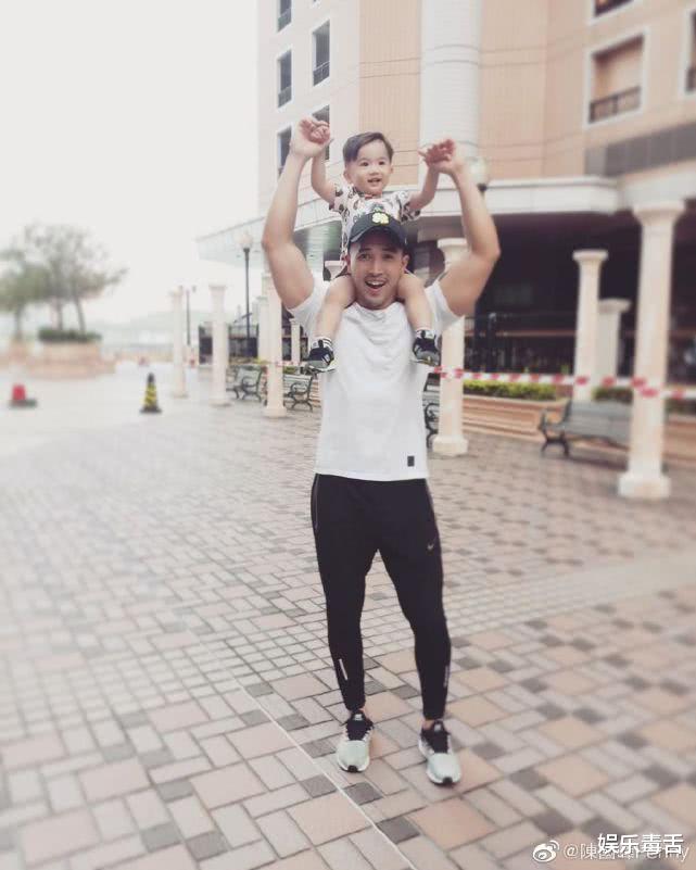 张云雷■又一高颜值男星官宣当爸,小儿子长相帅气,老婆温柔气质佳