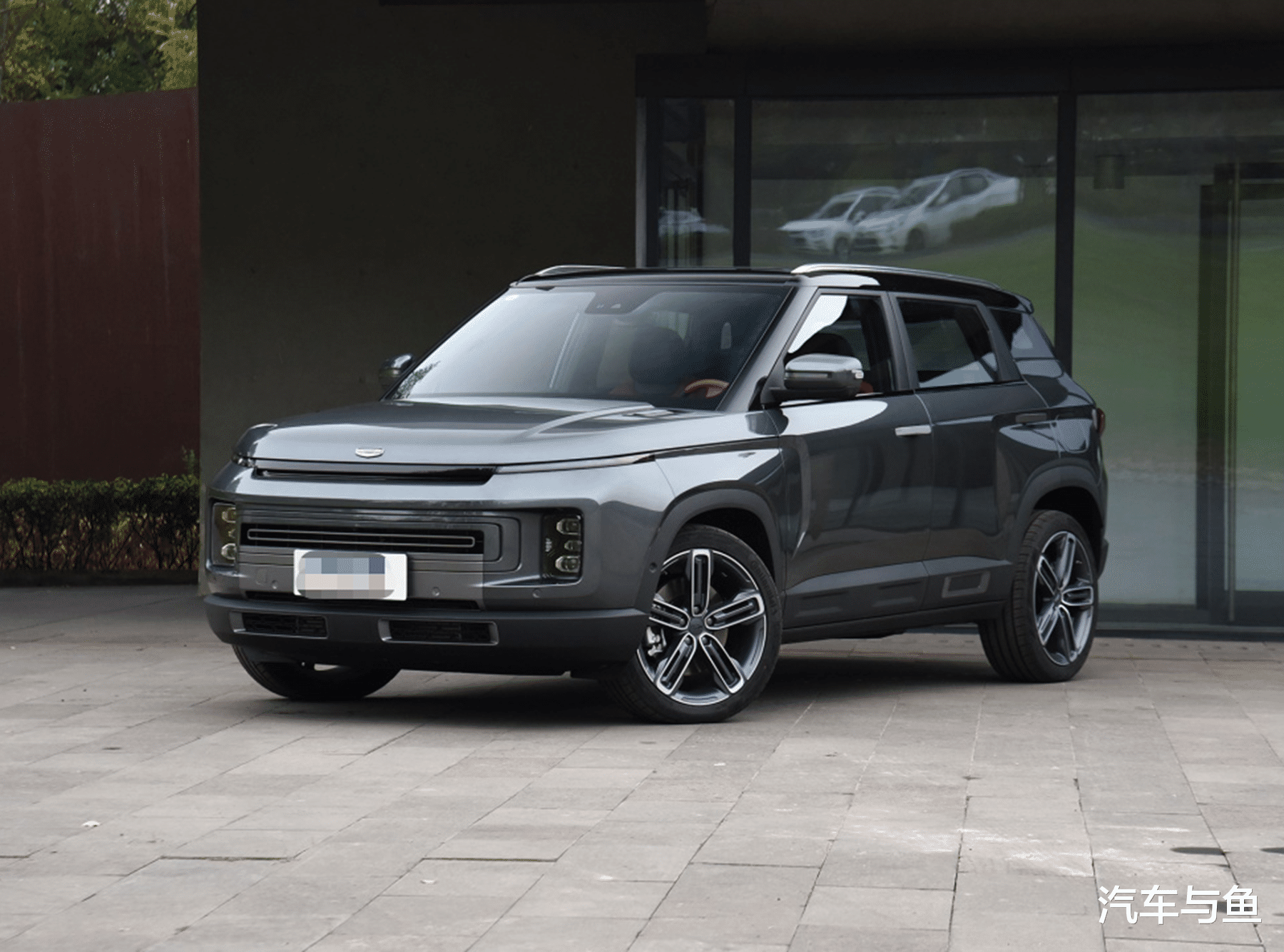 吉利|适合刚毕业年轻人的3款车，15万落地，外观时尚，家用也合适