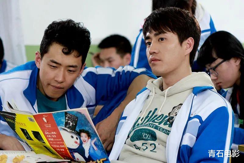 黑色灯塔|真敢拍！这部《黑色灯塔》用1集就让人毛骨悚然，只网播太亏了