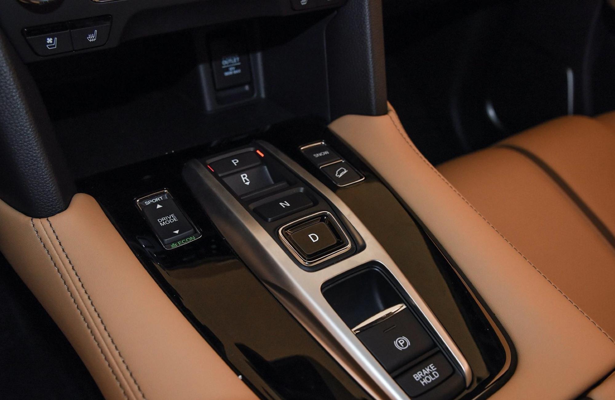 [马力]昂科威再遇劲敌，这车标配真皮座椅，2.0T爆出272匹马力，22万起