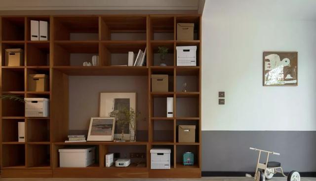 她家院子比房子还大，足足有80m2，在城里也能过得像李子柒