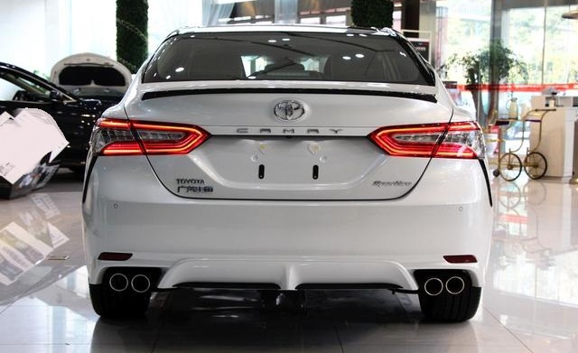 #燃油车#又一得力“干将”，月销量过万台，比雅阁帅气，178马力油耗4.1l