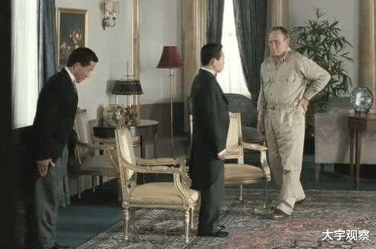 日本天皇|日本投降后一人问日本天皇:你为何不切腹?天皇拍桌而起说了4字