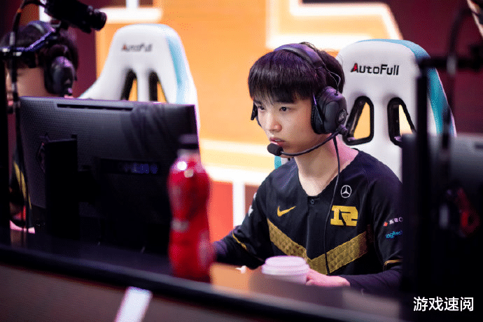 RNG|RNG小虎立“军令状”？直播坦言：如果输给LGD，说难听点当场退役