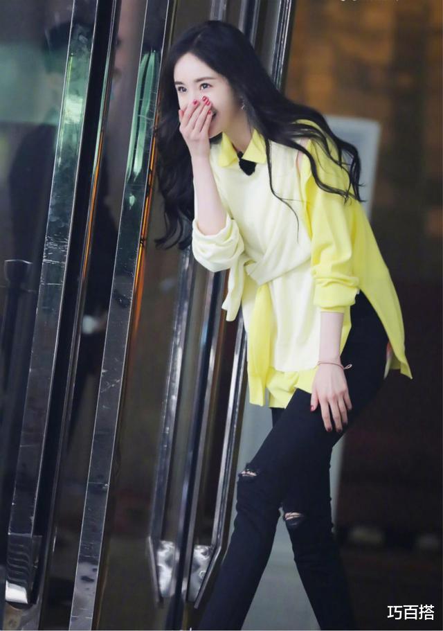 杨幂：杨幂的拳击辫太亮眼，双马尾配小西装，英气少女风格完美驾驭