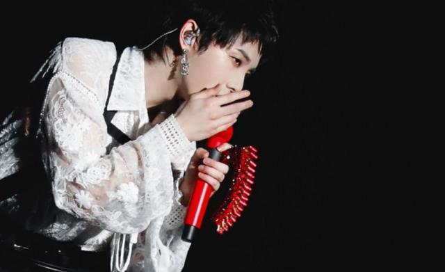 华晨宇|华晨宇对谁都保持安全距离，和她却是“灵魂伴侣”，网友：意料之外