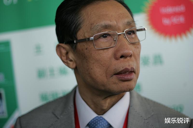 「电视剧」明星拍电视剧千万片酬没人管，钟南山院士的儿子系了个腰带被骂惨！