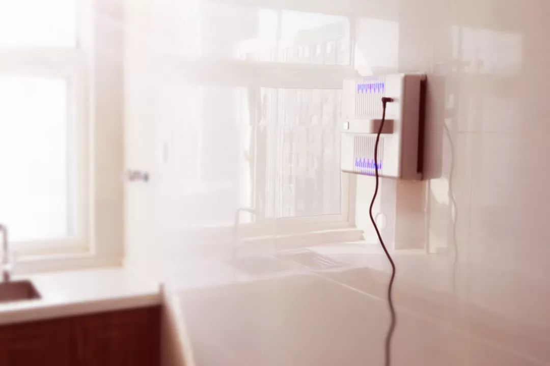 答应我别再用生命擦窗户了，交给擦窗机，又快又干净！