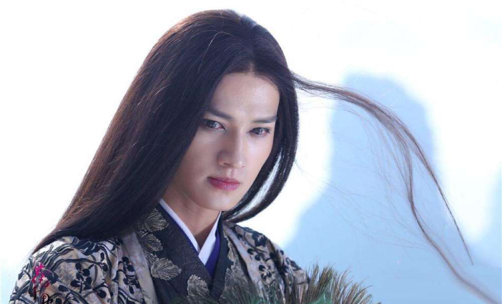 「旭凤」“明明长得一般,却非演绝世美男”,旭凤夜华还凑合,看到图4忍不了!