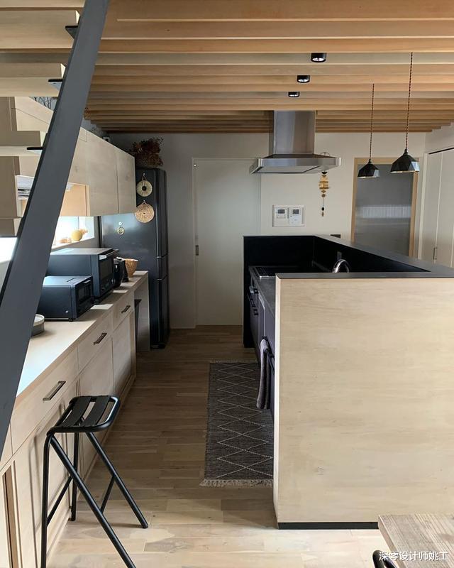 |好不容易买个复式，楼梯间空着多浪费，用这5个博主家给你打个样