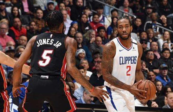 [科怀·伦纳德]29岁的伦纳德未来能达到历史前十吗？NBA名宿们给出了一致的答案